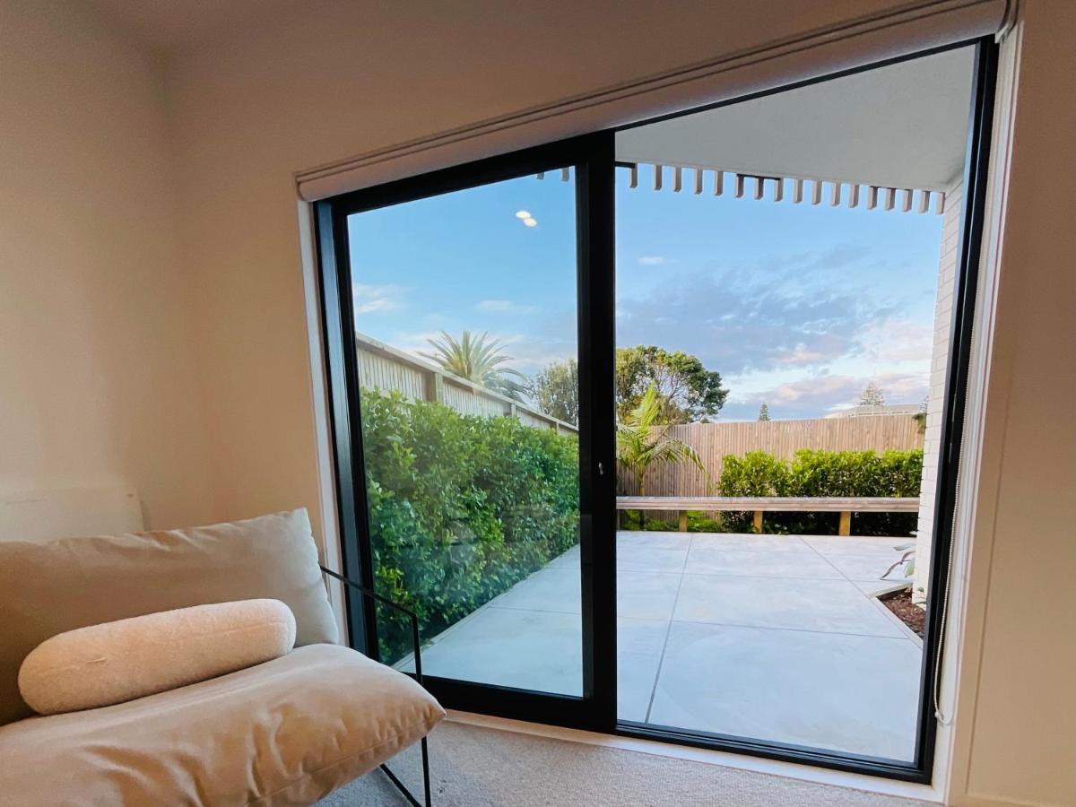 Deluxe Downtown Mount Maunganui Villa Exterior photo